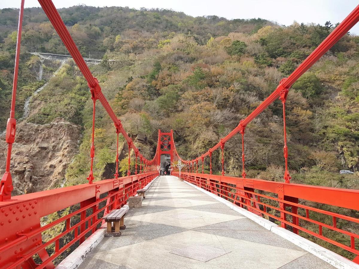 拉拉山周家渡假旅館 Hualing Esterno foto